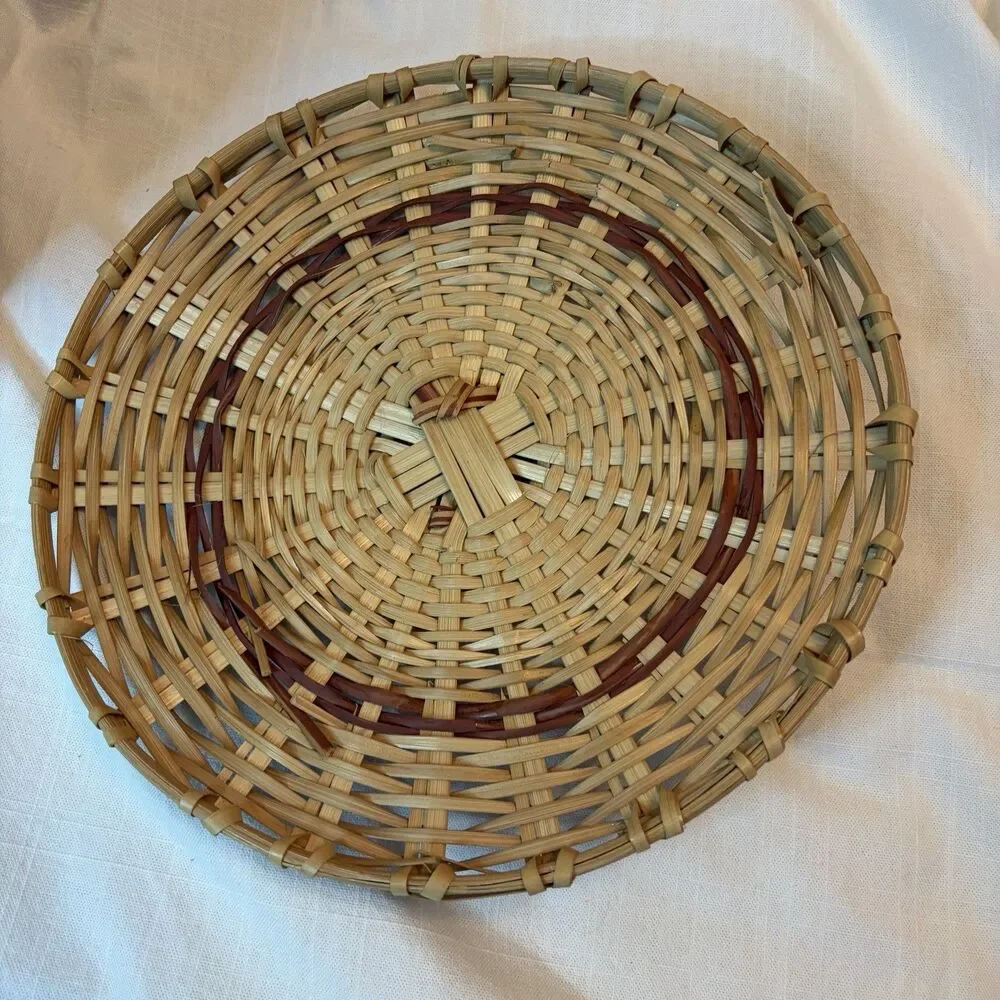 Vintage Hand Woven Wicker Basket With Fitted Lid Top Handle 11” x 14”